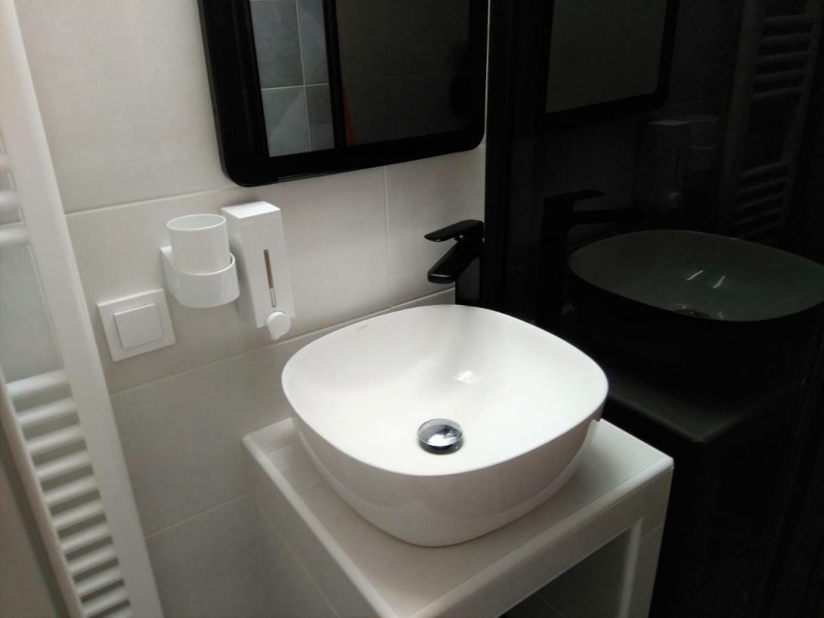 Athens Pangrati Modern Apt 10Min To Metro Экстерьер фото